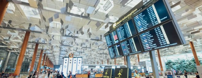 USA: Stärkerer Flugverkehr über Feiertage erregt Sorgen über ein Erschweren der Pandemie