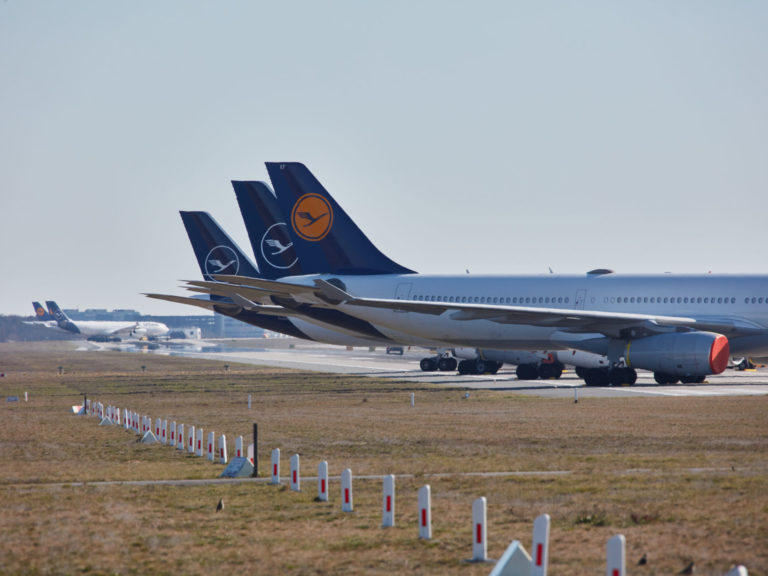 Lufthansa begibt Anleihen im Wert von 1,6 Mrd. Euro, um KfW Kredit zu tilgen