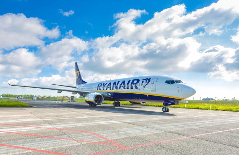 Ryanair warnt vor Verlust von fast 1 Milliarde Euro im "schwierigsten Geschäftsjahr"