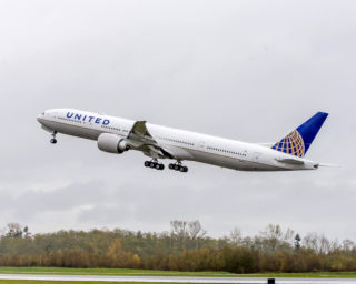 United-Airlines-Maschine erleidet Triebwerksausfall