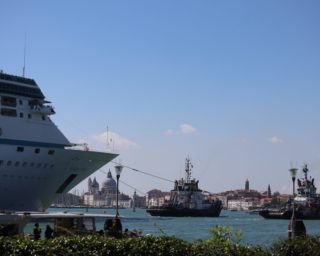Venedig führt Verbot für Kreuzfahrtschiffe ein