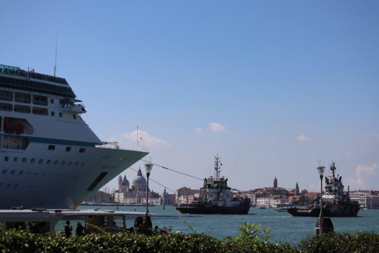 Venedig führt Verbot für Kreuzfahrtschiffe ein