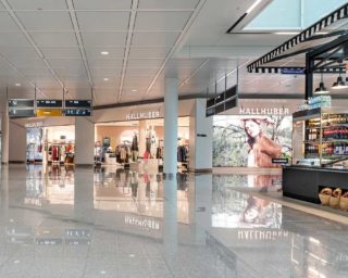 Flughafen München führt kontaktloses Bezahlen über Paypal ein