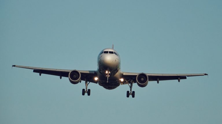 Ryanair Flugzeug musste in Berlin notlanden mögliche Bombendrohung