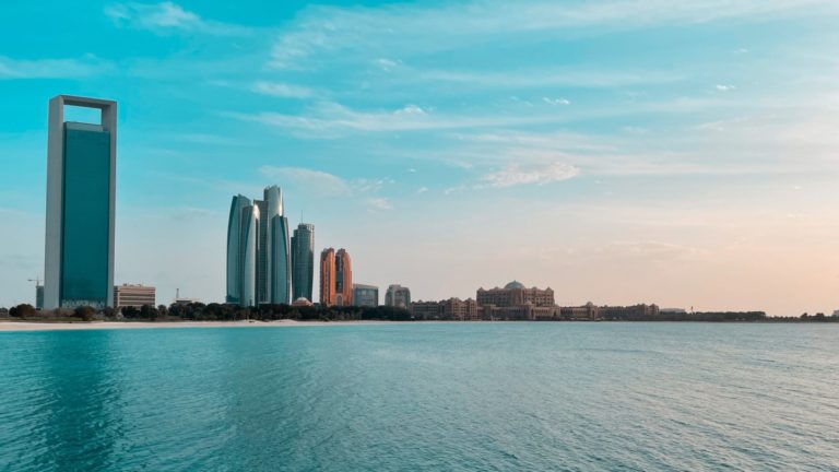 Abu Dhabi bietet kostenlose Impfung für Touristen