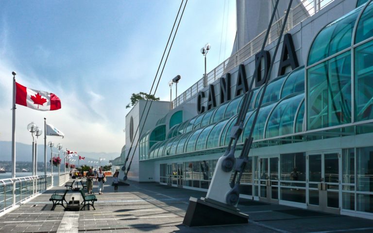 Flughafen Vancouver trennt geimpfte und ungeimpfte Passagiere