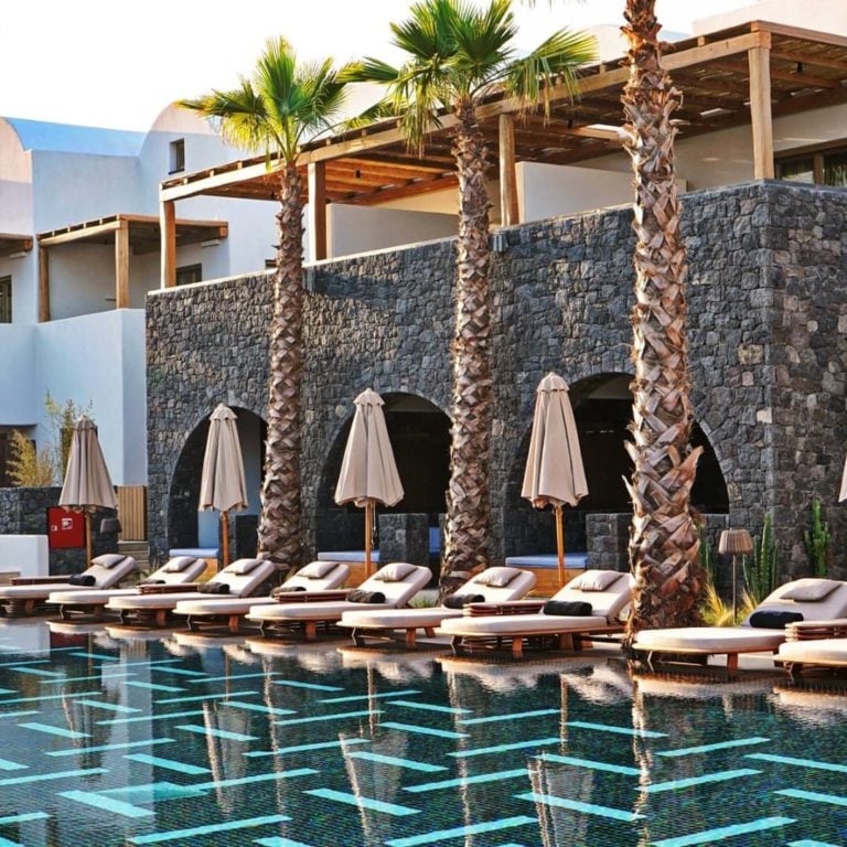 Santorini: Neues Radisson Blu Zaffron Resort eröffnet