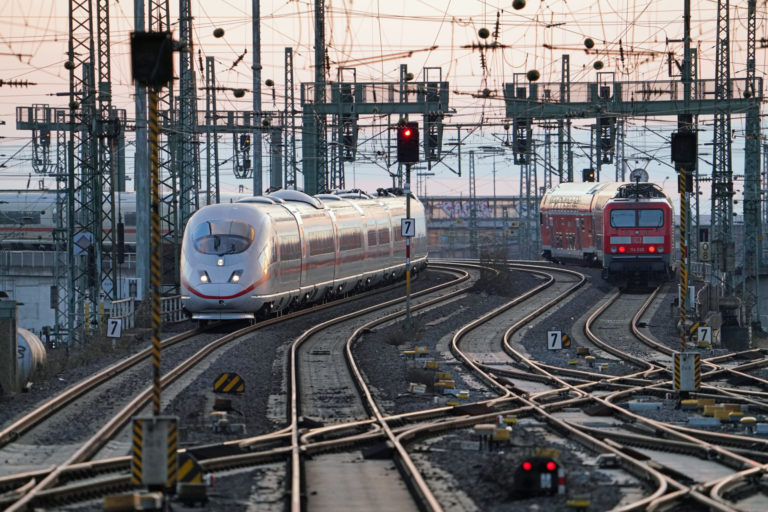 Deutsche Bahn: Gericht lehnt Eilantrag ab Streik geht weiter