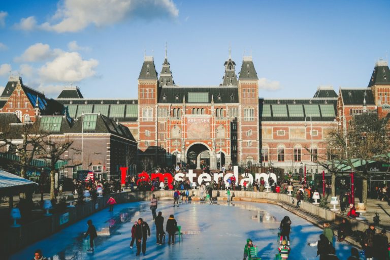 Amsterdam: Airbnb Anbieter um 80% reduziert dank Registrierungspflicht