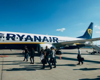 Ryanair verweigert Beförderung von Passagieren, wenn sie COVID-Erstattungen nicht zurückzahlen