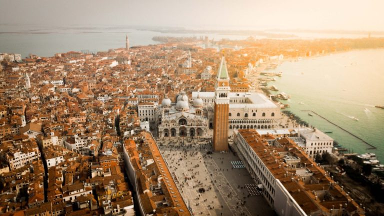 Venedig verlangt Gebühren für Tagestourismus